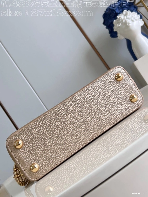 WIS CAPUCINES BB-27*18*9CM VUITTON LOUIS 1212